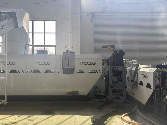 Plastic Recycling Single Screw Extruder Machine Granulator PP PE LDPE LLDPE Plastic Film Pelletizing Line With Laser Filter