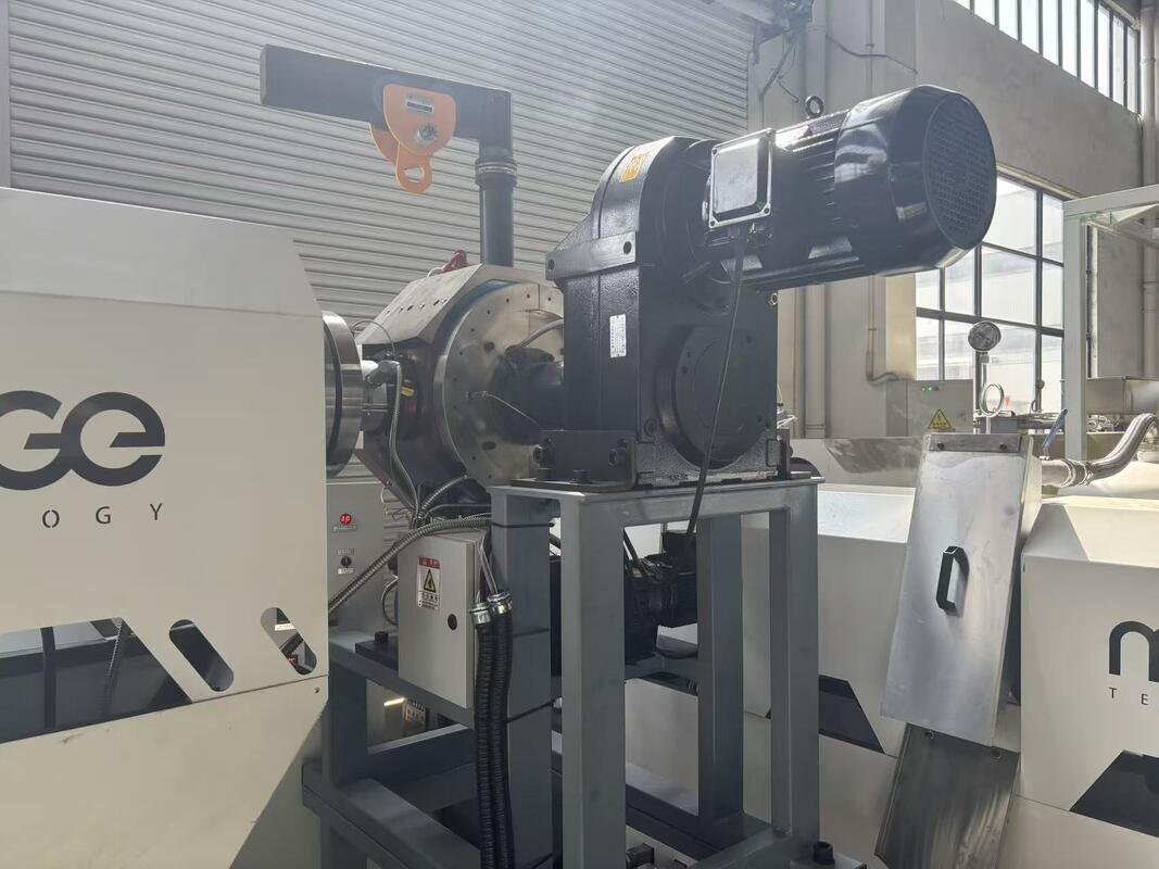 Plastic Recycling Single Screw Extruder Machine Granulator PP PE LDPE LLDPE Plastic Film Pelletizing Line With Laser Filter