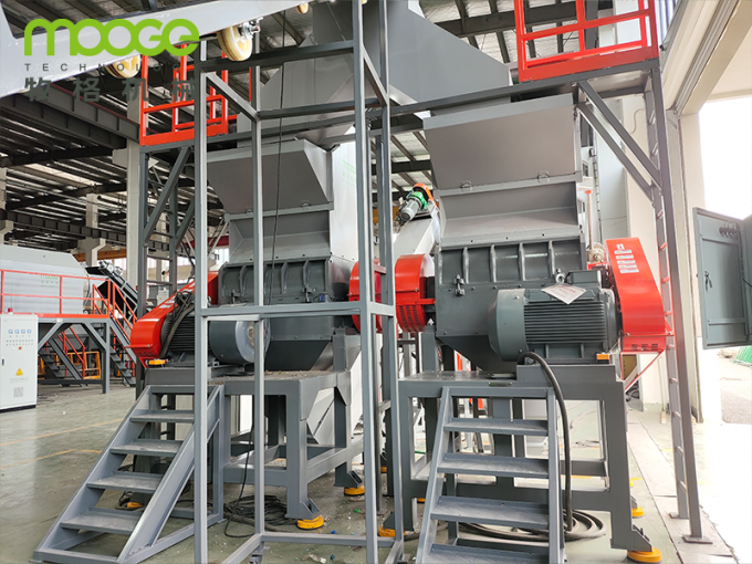 Feststehender Klingen-Flaschenzerkleinerer für 4 Abfall-Plastikflaschen zur Online-Unterstützung beim Recycling 2