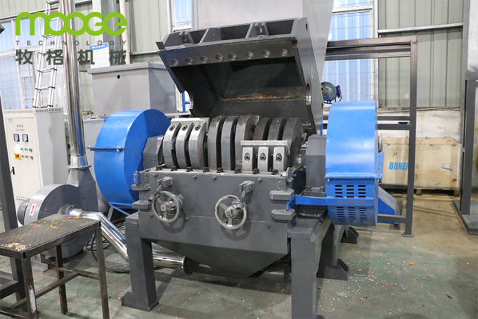 Feststehender Klingen-Flaschenzerkleinerer für 4 Abfall-Plastikflaschen zur Online-Unterstützung beim Recycling 8